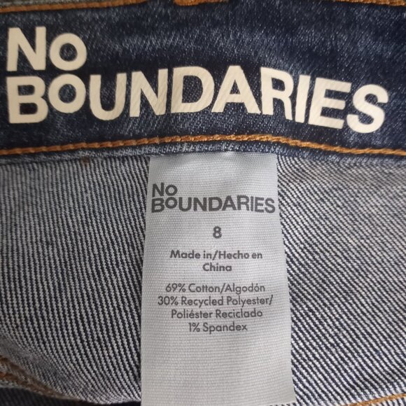 NWT No Boundaries Mid Rise Fringe Hem Denim Shorts Womens 8 Dark Wash Stretch - Picture 4 of 6